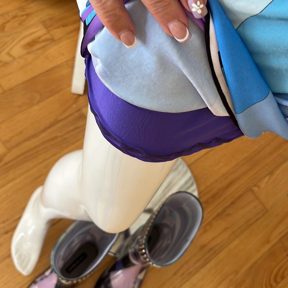 Authentic Emilio Pucci awesome fully lined Fun easy to match up everything skirt - Picture 4 of 12
